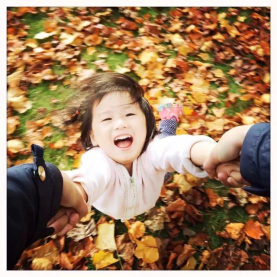 你还在做炫娃狂魔？人家4岁的孩子都在炫父母啦！