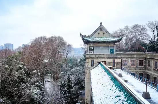 从广州飞往上海的机票价格,12月广州到苏州的飞机票多少钱
