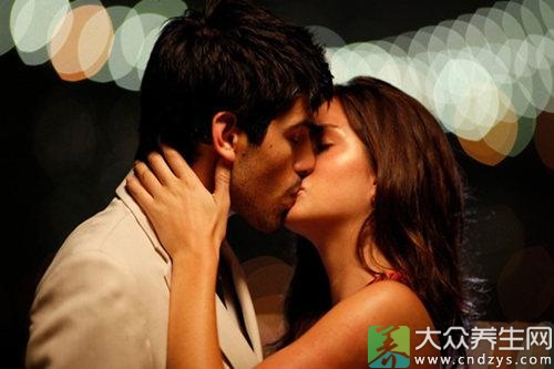 女人这三种行为最吸引男人,女人这10种行为让男生心凉