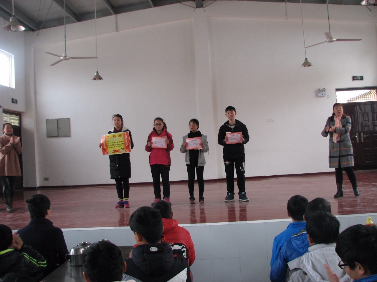 「校园」助教大舞台家长唱主角