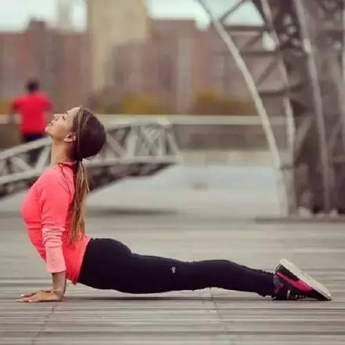 健身拉伸的正确方法和关注事项,健身拉伸的正确方式