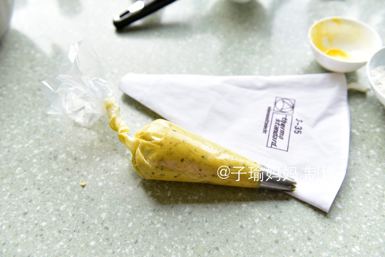 为什么我的曲奇挤不动？烤不成型？花纹消失？不酥？太硬？子瑜妈妈香葱曲奇全面示范