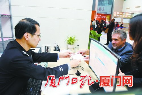 卡式港澳通行证空证后再办签注,卡式港澳通行证全国自助签