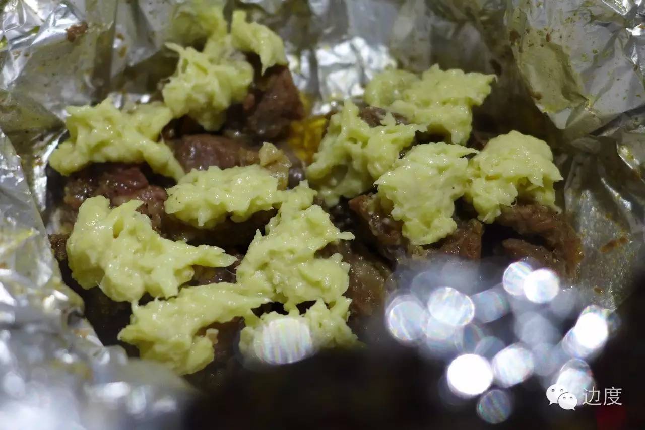 这家店烧烤火锅超火爆,这家店烧烤超好吃又便宜