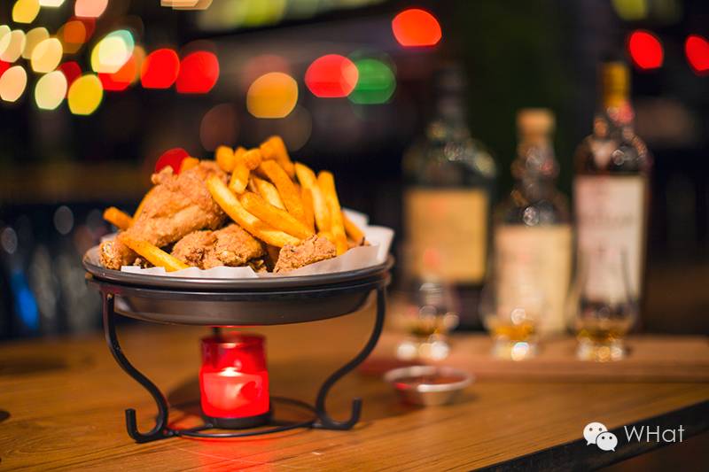 这家漫咖啡旗下的韩餐酒吧终于开到武汉，能俯瞰武汉天地清晨夜景