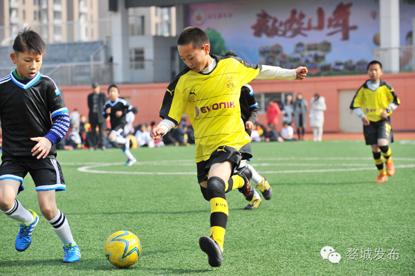 涓鸿冻鐞冨皯骞村枬褰╀负瓒崇悆绮剧鐐硅禐,瓒崇悆鐗硅壊鏁欒偛瑙嗛