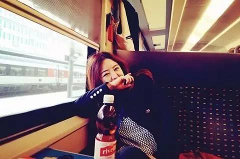 小米想换个方式酷下去，你还会为它发烧吗？｜CBNweekly封面故事