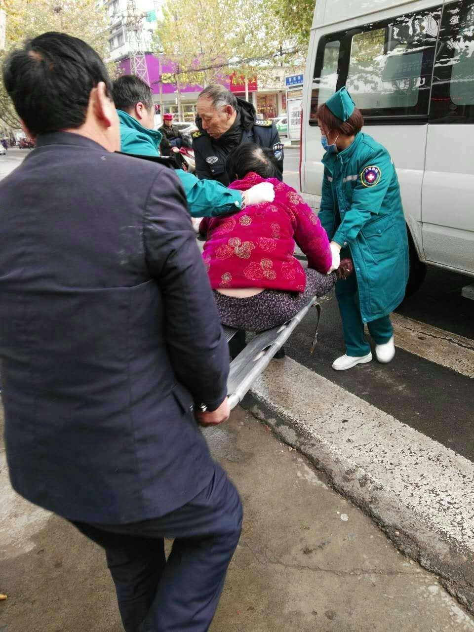 「校园」助教大舞台家长唱主角