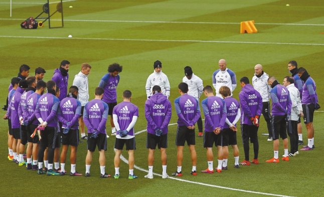 足球史上的惨案和空难,一支闯入决赛的足球队遭遇空难