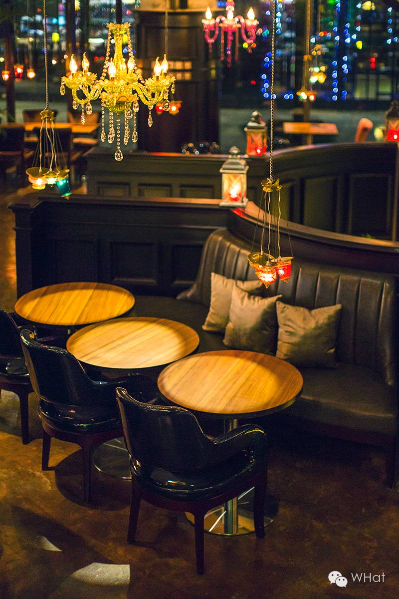 这家漫咖啡旗下的韩餐酒吧终于开到武汉，能俯瞰武汉天地清晨夜景