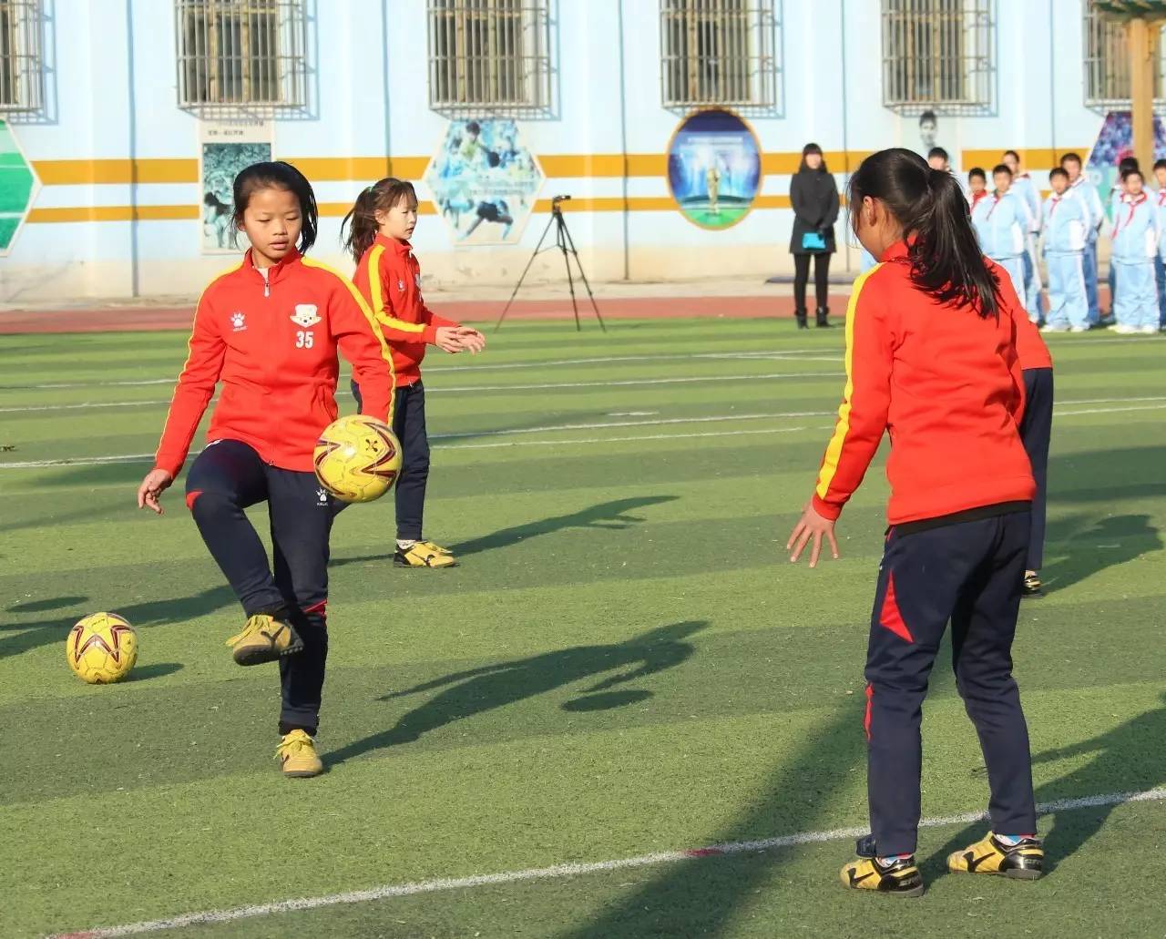 湖滨小学校园足球,小学校园足球联赛活动简报