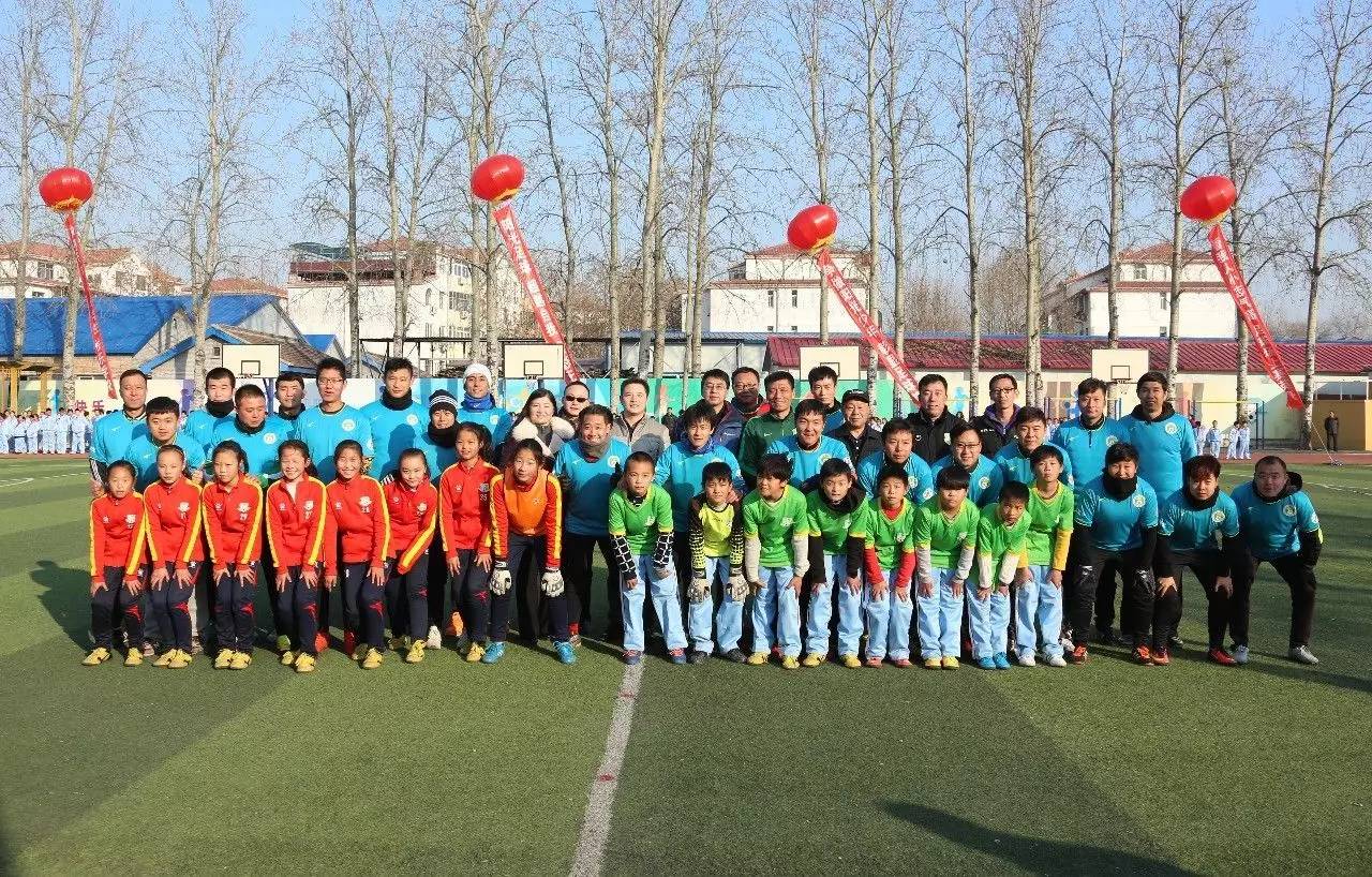 湖滨小学校园足球,小学校园足球联赛活动简报