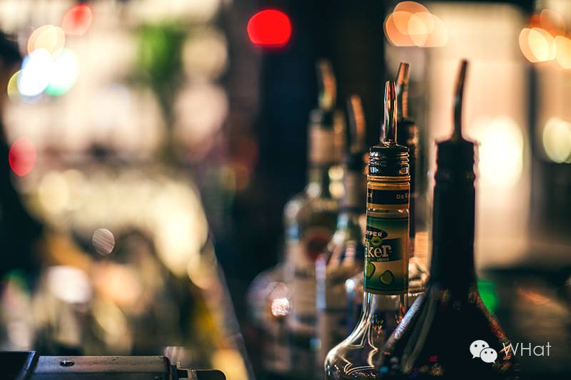 这家漫咖啡旗下的韩餐酒吧终于开到武汉，能俯瞰武汉天地清晨夜景