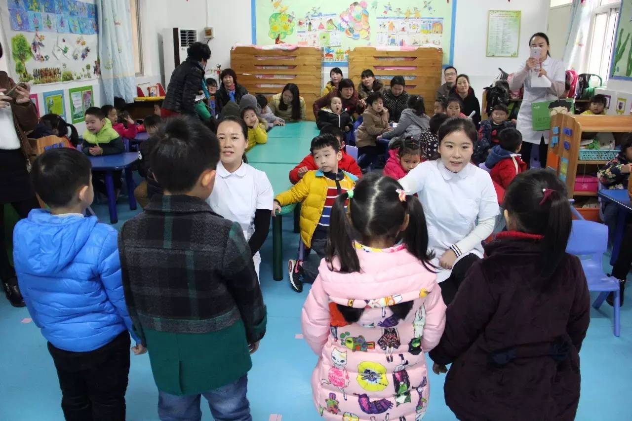 「校园」助教大舞台家长唱主角