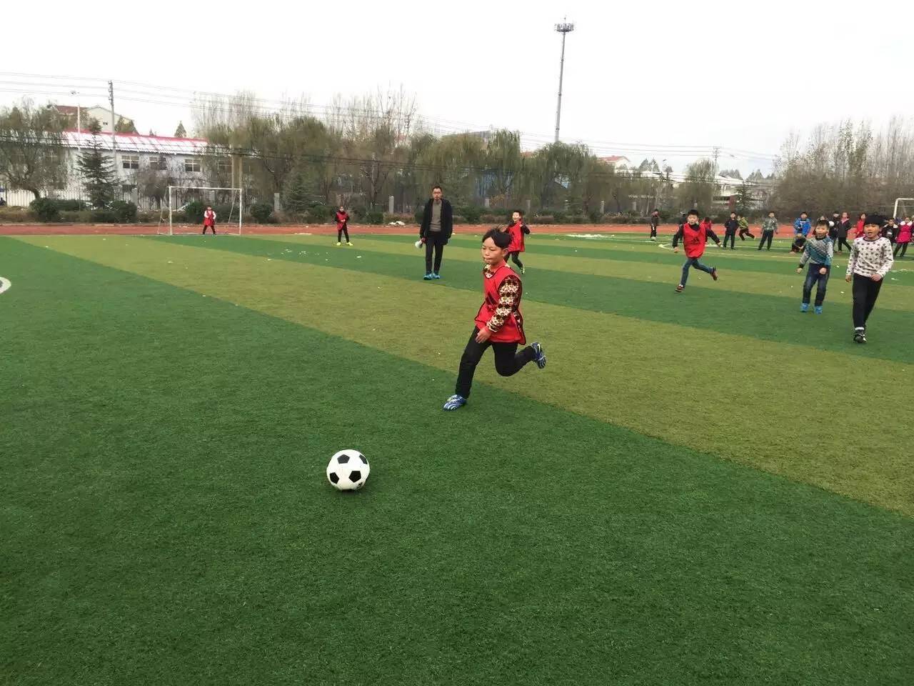 「校园」助教大舞台家长唱主角