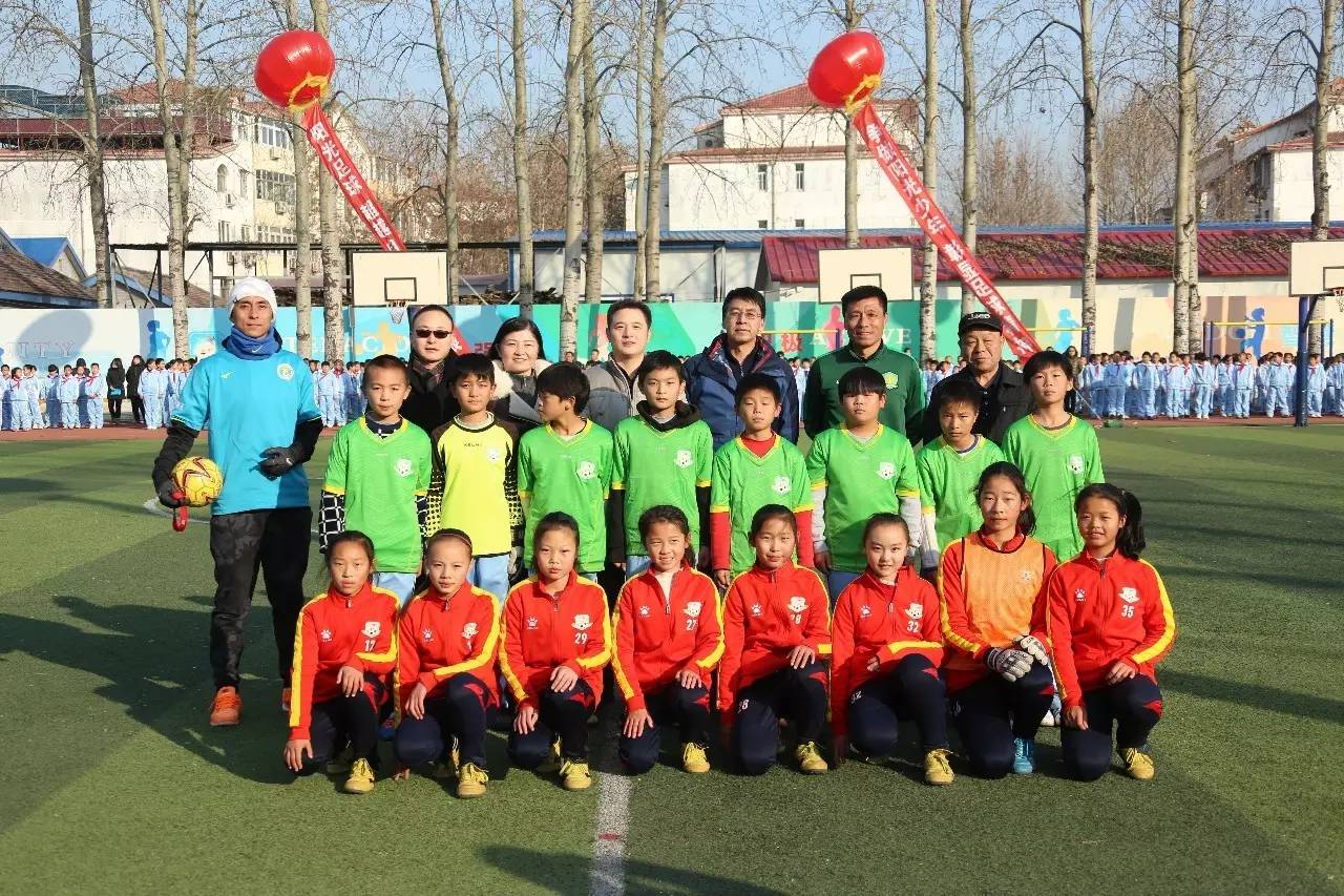 湖滨小学校园足球,小学校园足球联赛活动简报