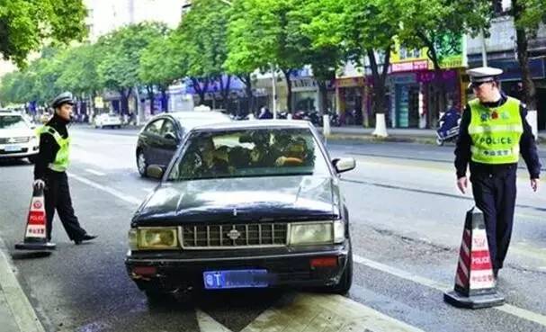 途经快速路返程路况提示,途经这些路段请减速慢行