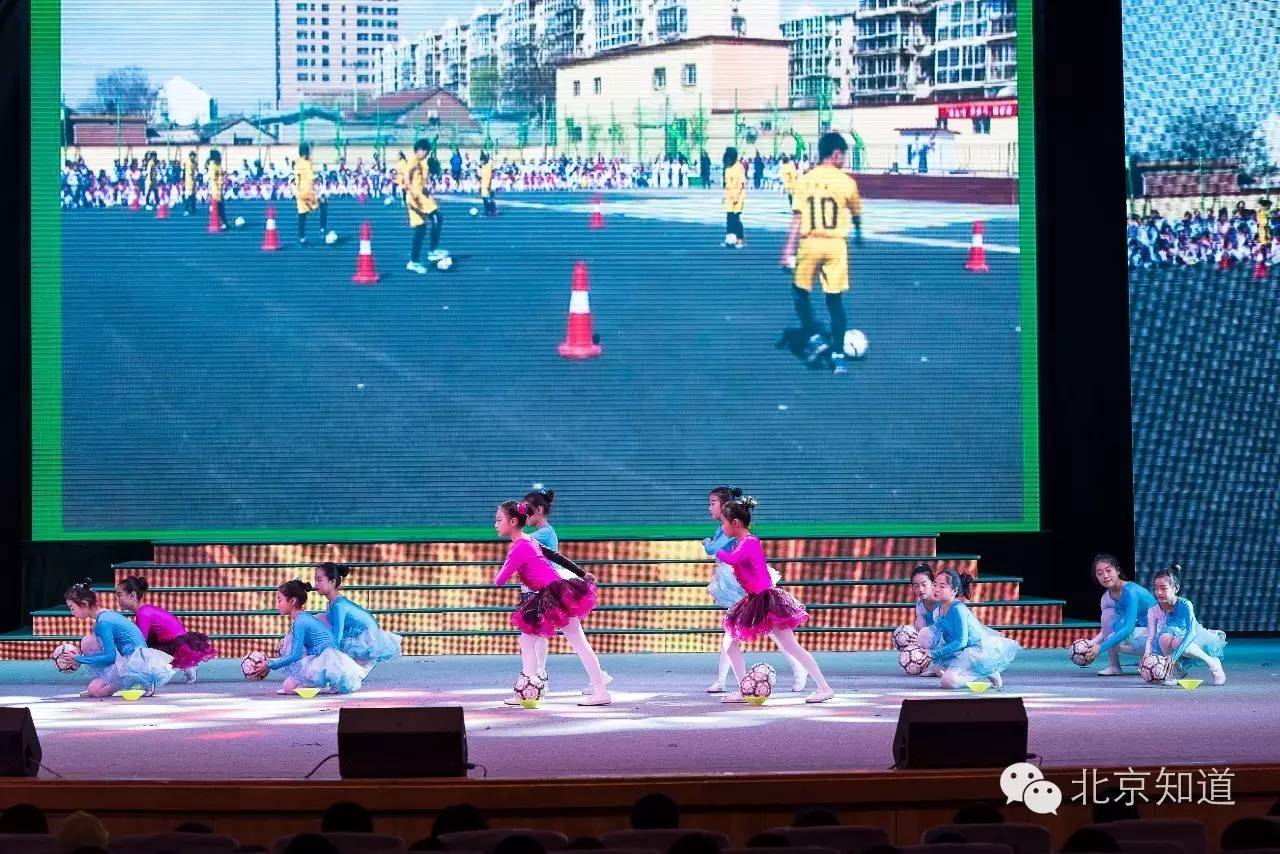 西班牙教练教中国学生踢球,西班牙足球外教