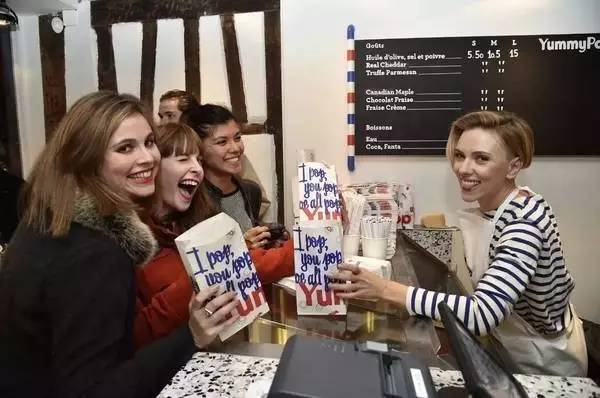 节日派对季，敢不敢换种姿势喝啤酒、咖啡、啃汉堡、吃爆米花……？｜WorldNotice