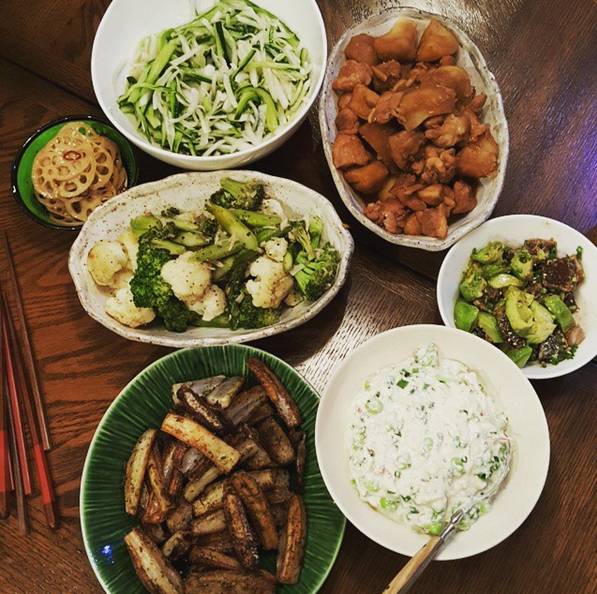 “我有美貌和面包，你给我爱情就好”，“好！”