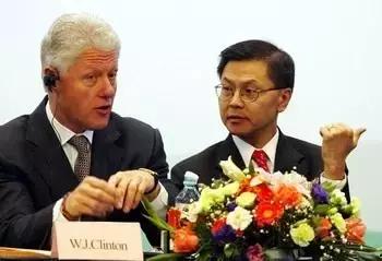 华裔美国科学家研制新型冠状病毒,科学家用疫苗和药物治疗艾滋病