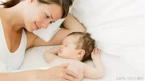 给宝宝洗澡后耳朵进水了怎么办？