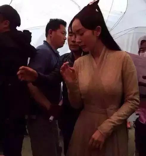 脖子粗的女人怎么瘦脖子,怎样练脖子又长又细又好看