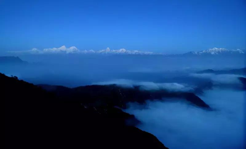牛背山看的是什么雪山,牛背山上众多雪山示意图