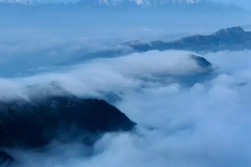 牛背山看的是什么雪山,牛背山上众多雪山示意图