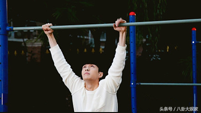 张艺兴可爱，千玺俏皮，蒋劲夫man爆，运动系男神你心水哪款？