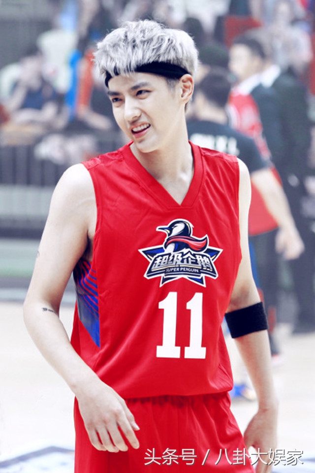 张艺兴可爱，千玺俏皮，蒋劲夫man爆，运动系男神你心水哪款？