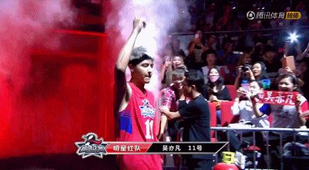 张艺兴可爱，千玺俏皮，蒋劲夫man爆，运动系男神你心水哪款？