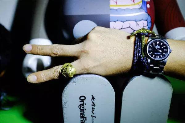 男士一般戴手链是什么材质,为什么男士戴银手链