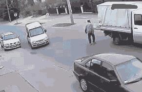 大妹子，离个婚你就那么开心？