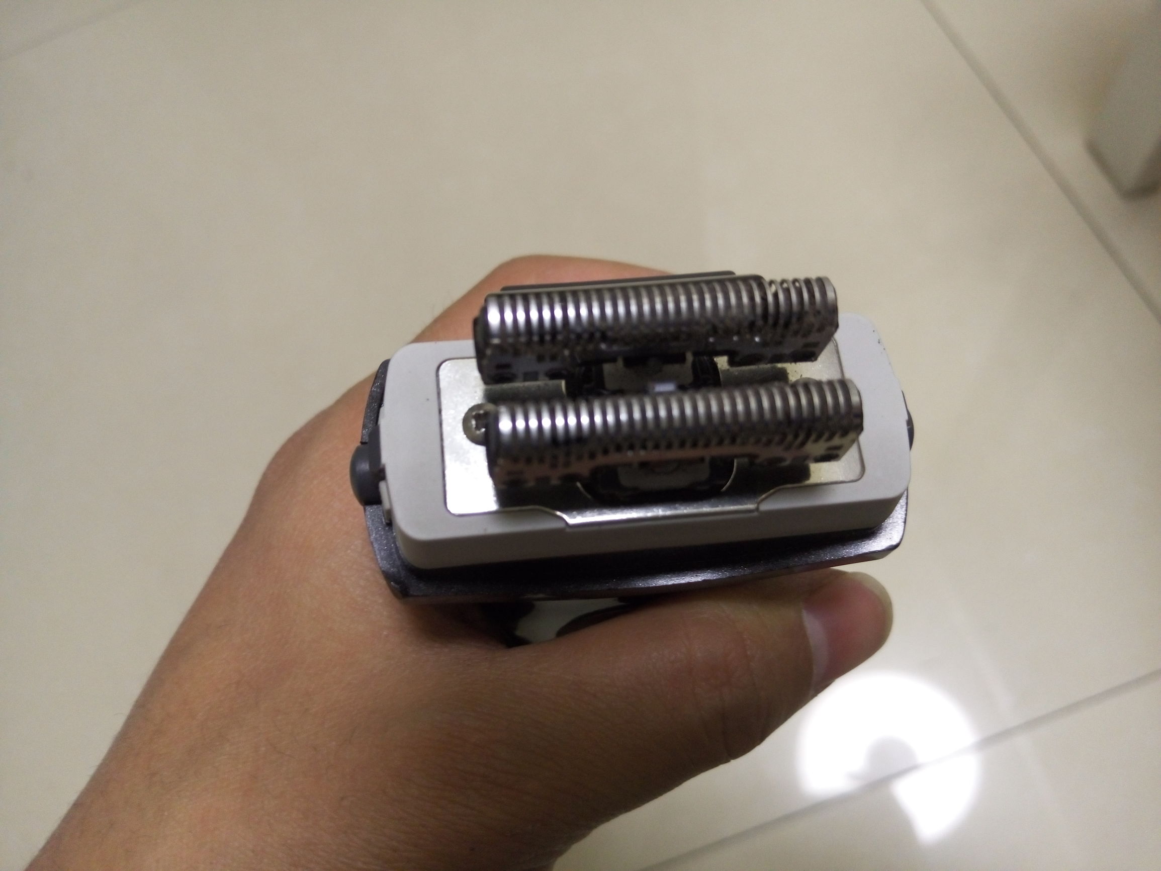 松下电动剃须刀怎样拆解修理,松下剃须刀es4027换电池教程