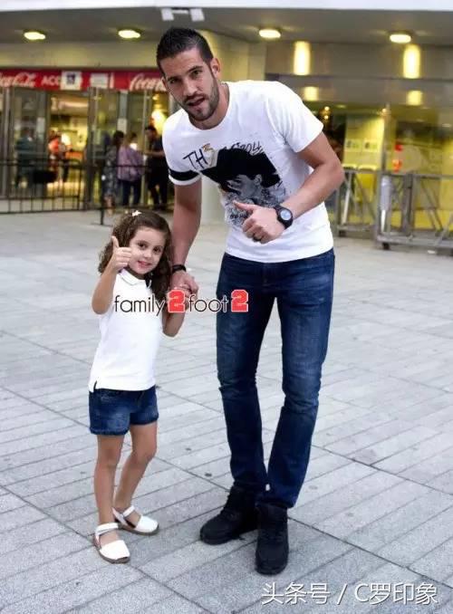 萌出一脸血的小孩,萌出一脸血萌娃