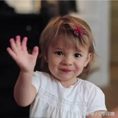 萌出一脸血的小孩,萌出一脸血萌娃