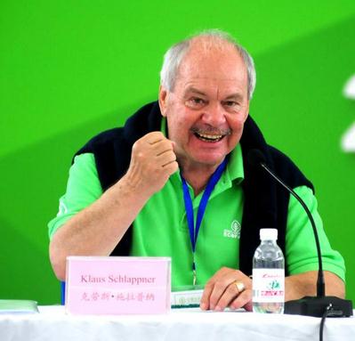 冯巩吐槽中国男足视频,盘点春晚调侃中国足球