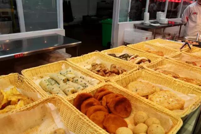 成都锦城学院大学最大食堂,川大锦城学院7个食堂