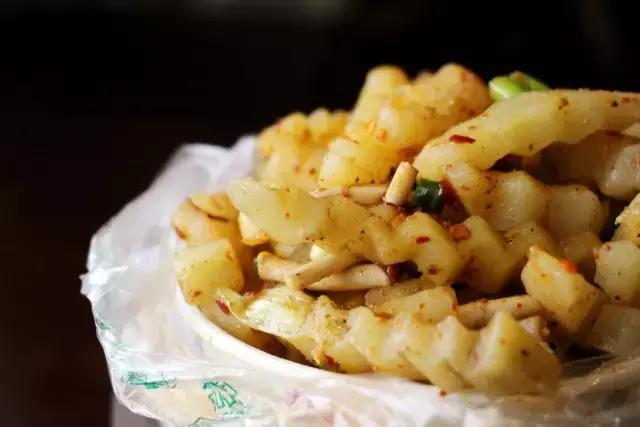 成都锦城学院大学最大食堂,川大锦城学院7个食堂