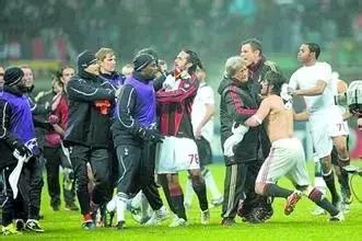 有告捷就有争斗，一起感受球场“火爆”瞬间！