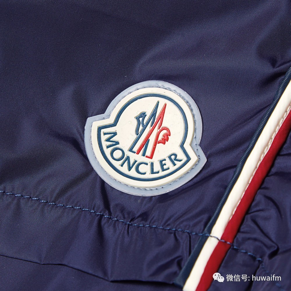 到底是什么样的羽绒服能赋予一个医生炫富的勇气？