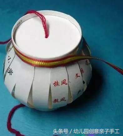 幼儿园元旦手工兔子灯笼制作,卡纸元旦灯笼手工制作幼儿园