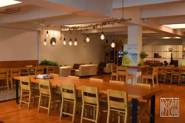 见过了那么多食堂，这家公司却为了员工吃得更好包下了一整片农场