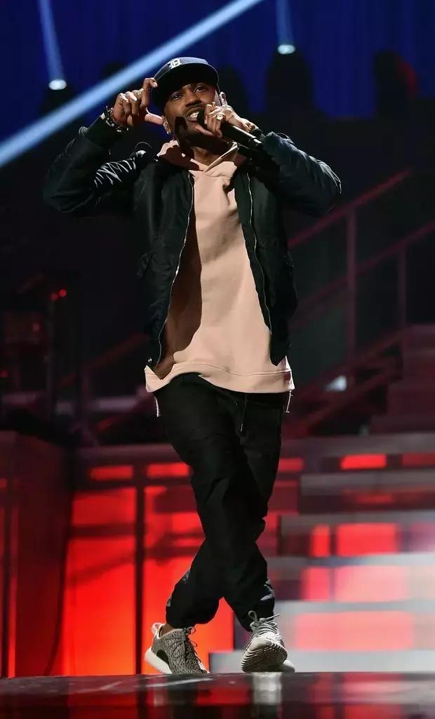 本周球星上脚球鞋,明星今天穿的鞋子