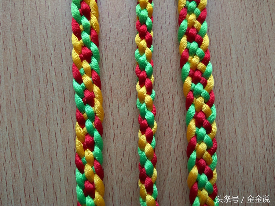 多股低辫子怎么扎简单好看,10至12岁霸气编辫子教程