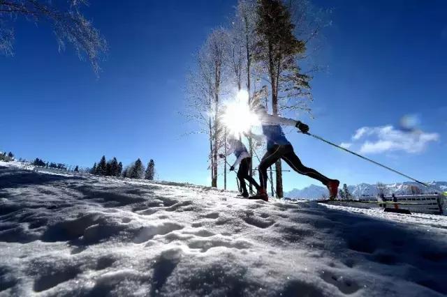 去不了远方就在家门口玩,去不了就在家门口滑冰