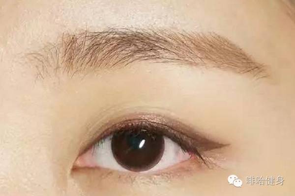 单眼皮眼妆怎么画显大又干净新手,厚厚的单眼皮怎么画眼妆
