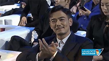 刘诗诗和吴奇隆上台领奖对视,陈赫吴奇隆