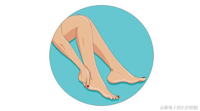 崴脚了用红花油还是云南白药,崴到脚涂红花油有效果吗